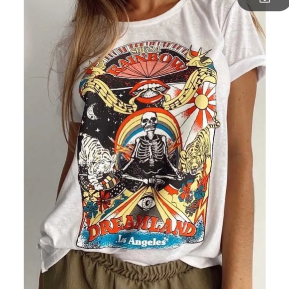 Tops - She's a Rainbow in Dreamland Graphic tee